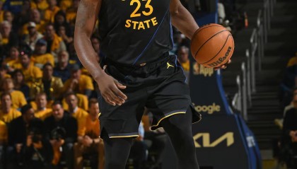 追梦背打穆迪狂打铁，穆迪调侃：那可不是你擅长的东西